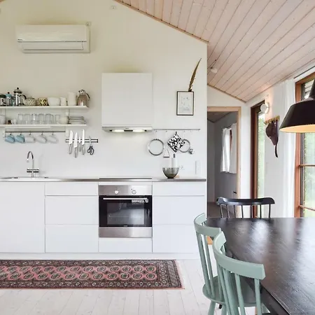 2 Bedroom Cozy In Tranekaer *