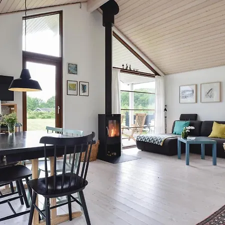 2 Bedroom Cozy In Tranekaer Hou (Syddanmark)